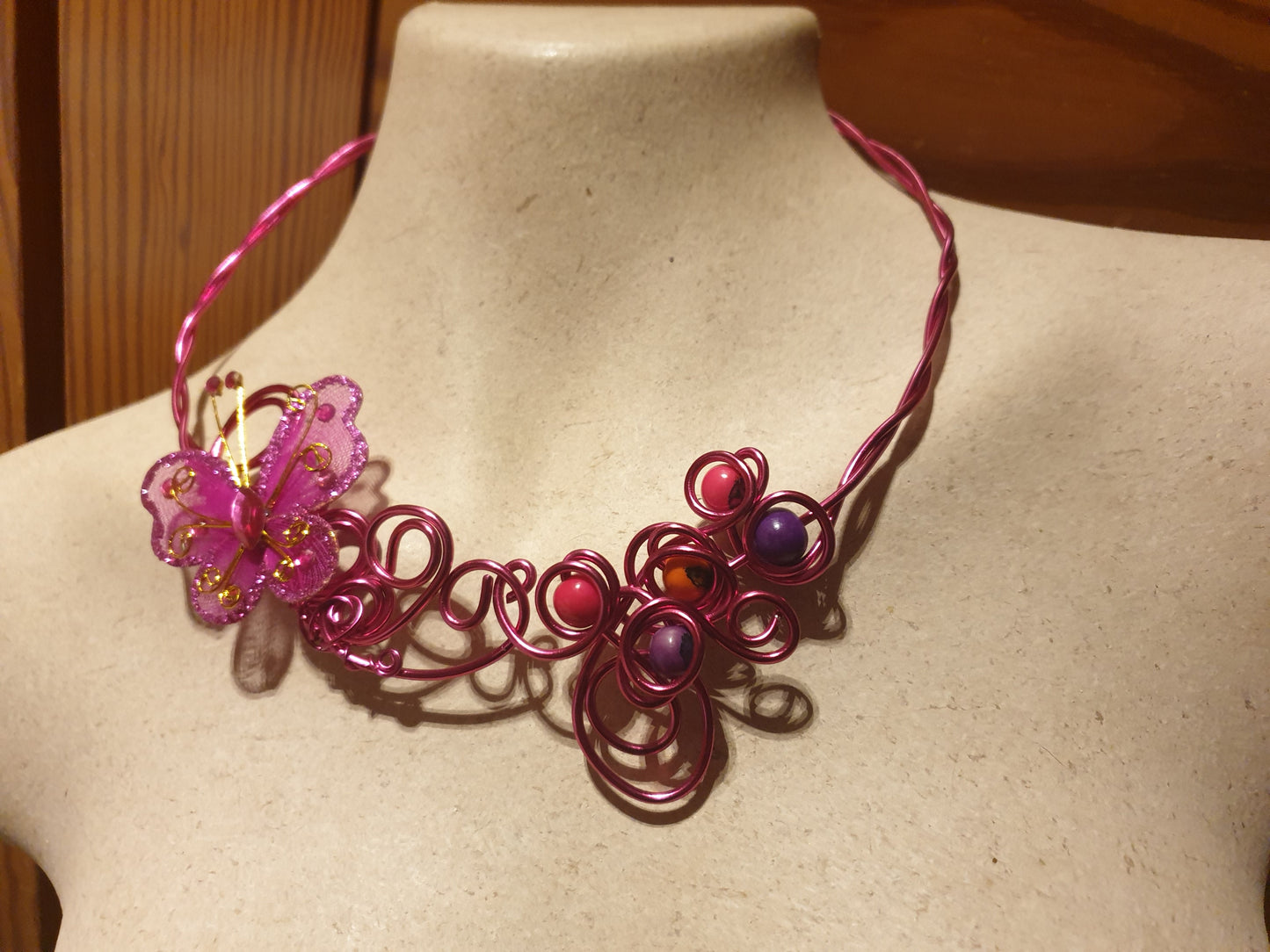 Collier Fuchsia Papillon Acai