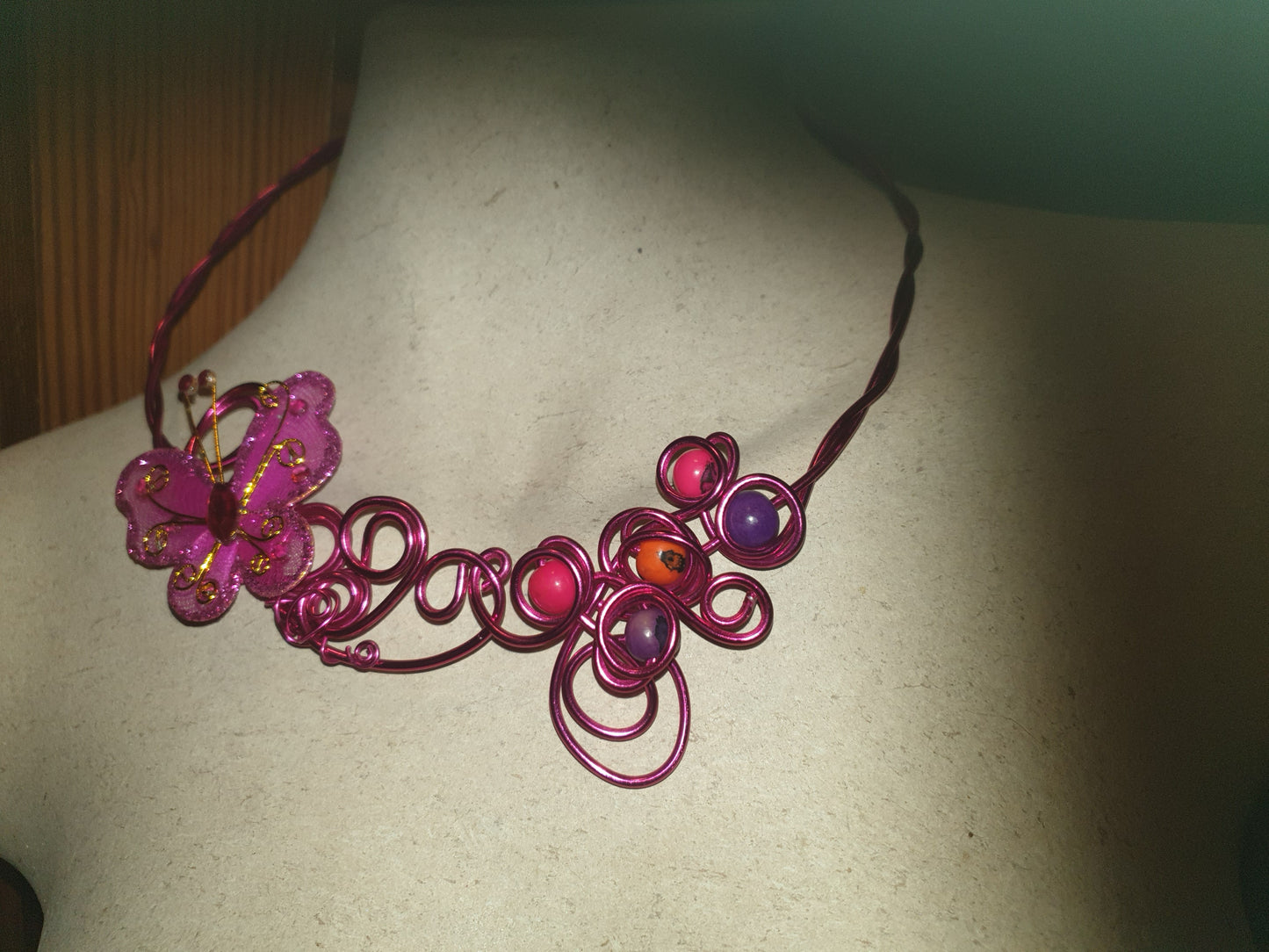Collier Fuchsia Papillon Acai