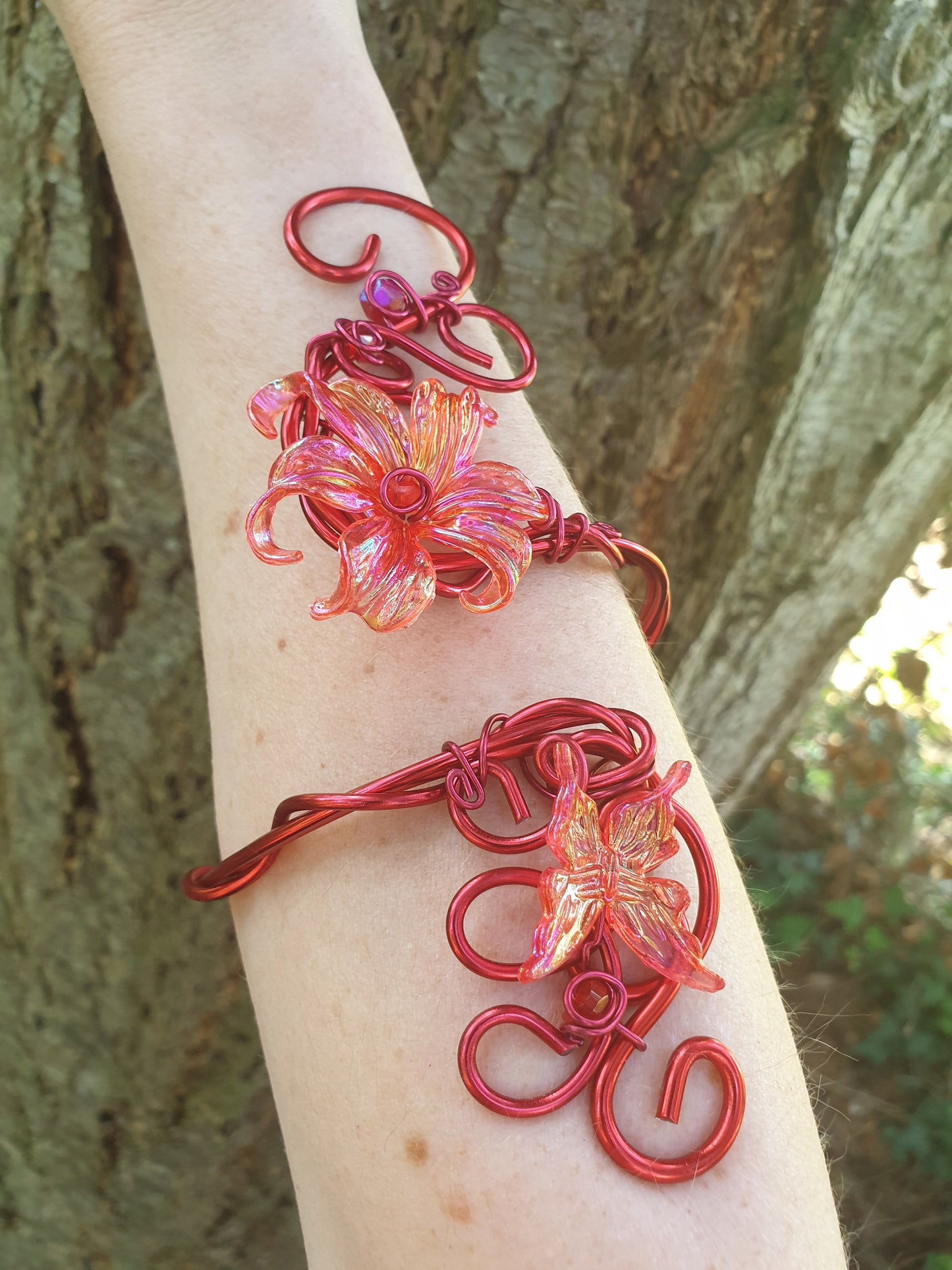 Bracelet de Bras Rouge Fleur et Papillon